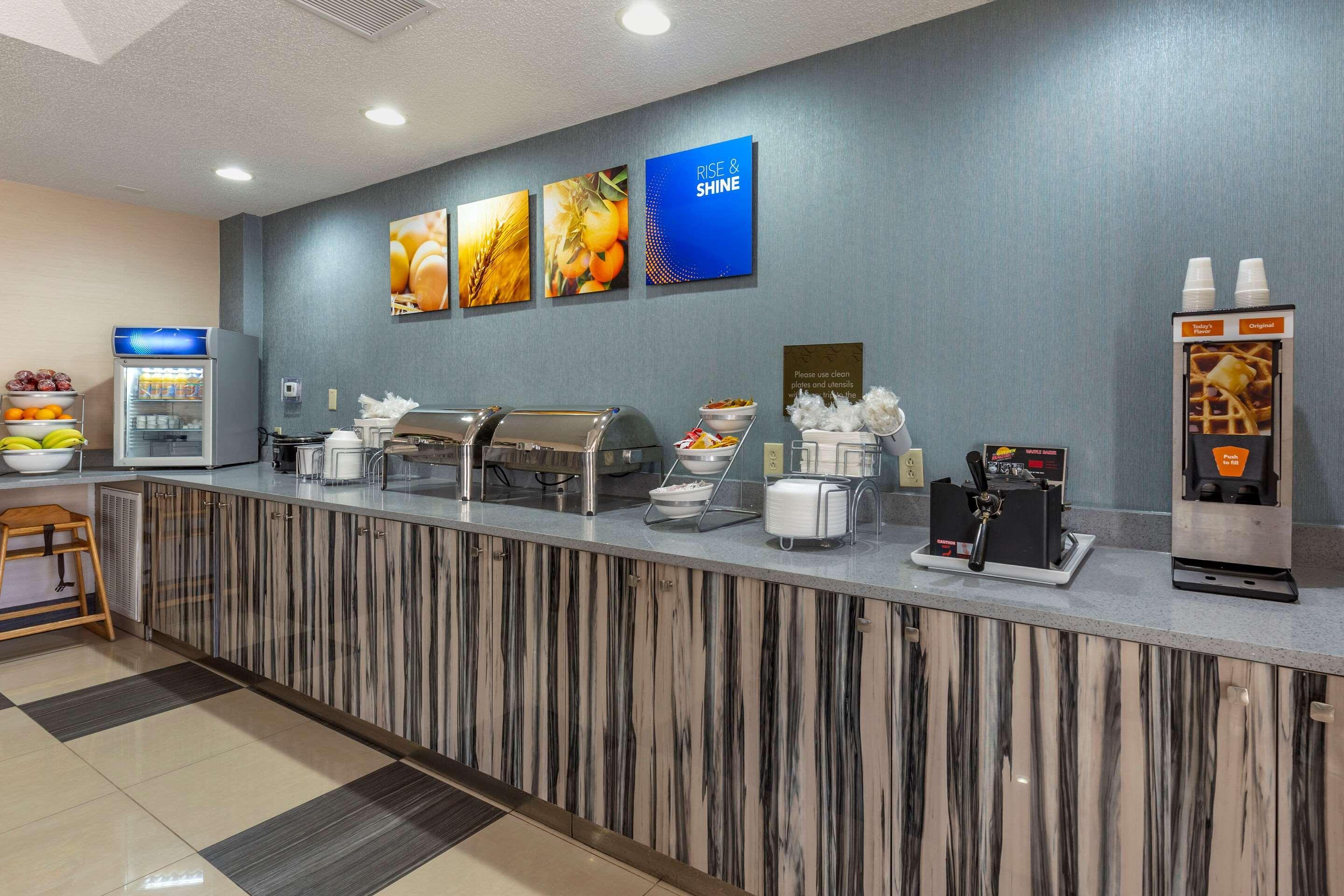 派恩维尔巴兰坦区舒适套房酒店 外观 照片